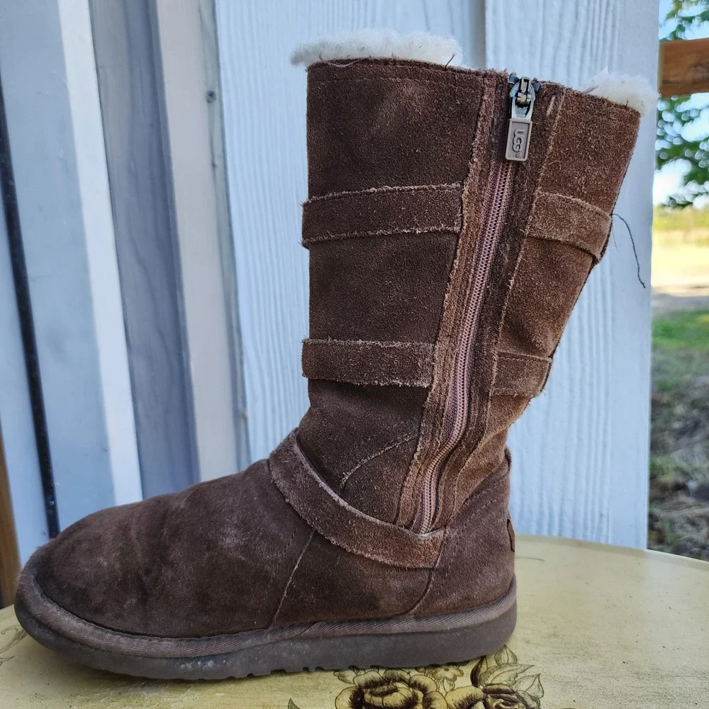 UGG Australia Maddie Youth Sz 4 Brown Suede Shearling Triple Buckle Tall Boots